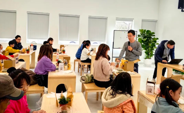 周末活動回顧丨趣味微景觀手作，帶娃們玩轉(zhuǎn)掌上秘境、走進妙趣橫生的園林世界~